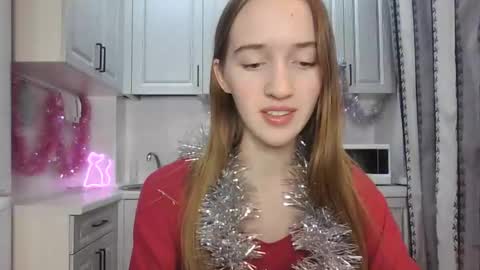  LESLIE   online show from 24, 12, 2024