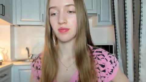  LESLIE   online show from 30, 10, 2025