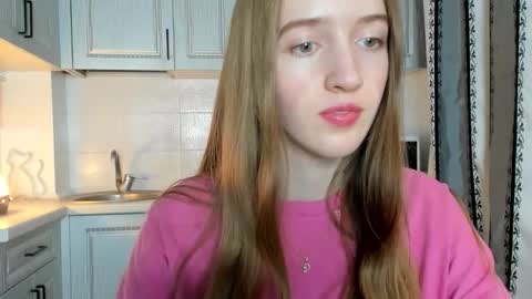  LESLIE   online show from 26, 11, 2025