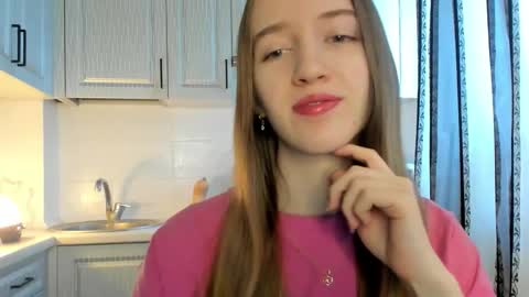  LESLIE   online show from 14, 12, 2025