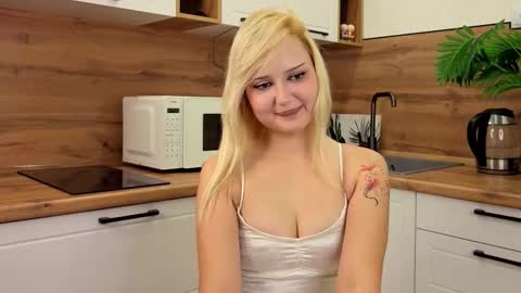 Snapshot of leslieewalker chatting on 1, 12, 2025 Lisa online show from 1, 12, 2025