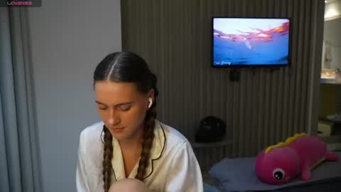 Snapshot of lesliekorfs chatting on 29, 6, 2026 LeslieKorfs online show from 29, 6, 2026