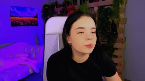 LeslieRowe online show from 5, 12, 2025