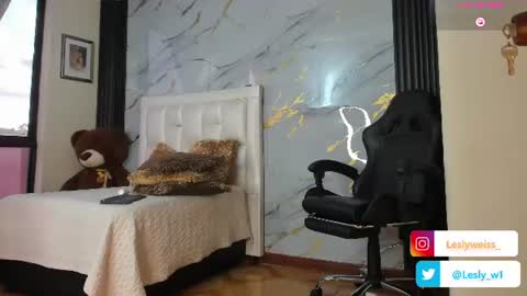 Snapshot of lesly_w chatting on 17, 7, 2026 I am here from Monday to Friday from 730 am to 130 pm Colombia time and saturday from 500 am to 1000 am .... Soon Blue page online show from 17, 7, 2026