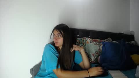 Snapshot of lessliee chatting on 6, 12, 2024 lessliee online show from 6, 12, 2024