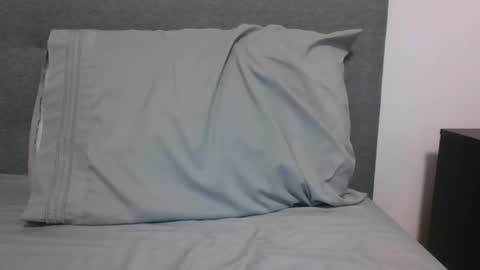 lets_play143 online show from 12, 4, 2026