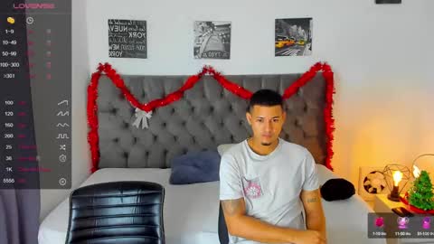 Snapshot of lewishamiltom chatting on 21, 12, 2024 lewis online show from 21, 12, 2024