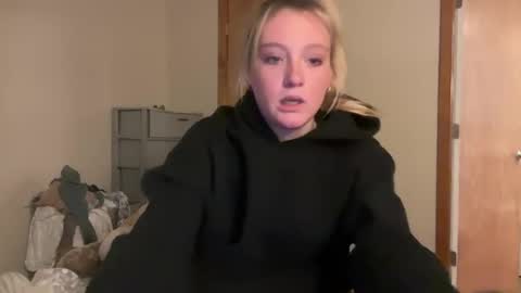 Snapshot of lexaarose05 chatting on 12, 3, 2025 lexisRose online show from 12, 3, 2025