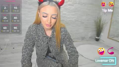 Snapshot of lexi_blazee chatting on 8, 10, 2025 Lexi online show from 8, 10, 2025