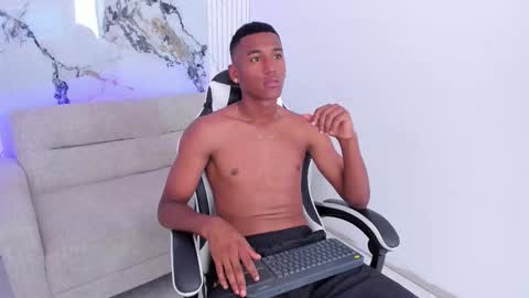 Snapshot of lexianddeker chatting on 25, 9, 2025 Lexi Derek online show from 25, 9, 2025