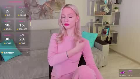 Snapshot of lexieblonde chatting on 4, 2, 2026 lexieblonde online show from 4, 2, 2026