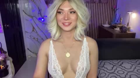lexiesmith_ online show from 5, 12, 2025