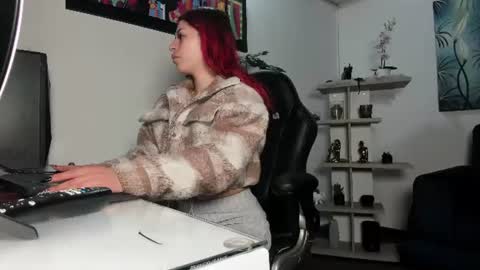 Lexie  online show from 10, 6, 2026