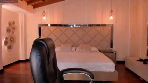 Lexie  online show from 20, 4, 2026