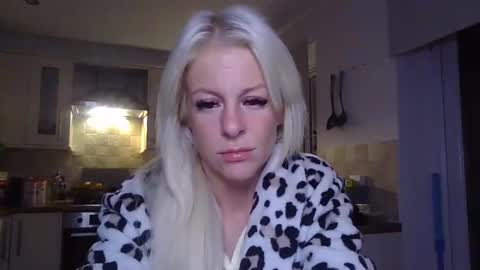 Snapshot of lexxileox chatting on 31, 3, 2026 lexxileox online show from 31, 3, 2026