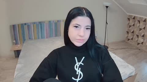 lexyswett online show from 5, 1, 2025