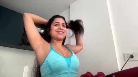 Leyna  online show from 13, 4, 2026