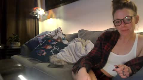 Hornystonerchick online show from 6, 12, 2024