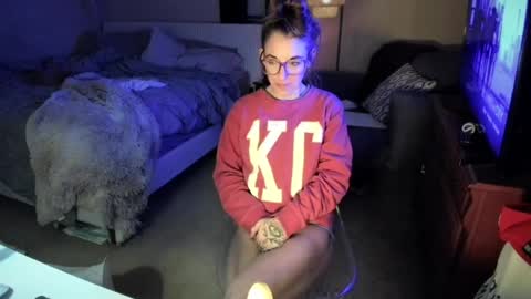 Hornystonerchick online show from 4, 1, 2025