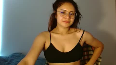 Snapshot of lia_miracle chatting on 29, 5, 2026 lia_miracle online show from 29, 5, 2026
