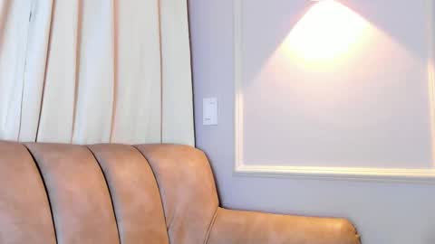 Snapshot of lia_walton__ chatting on 18, 12, 2025 liz walton online show from 18, 12, 2025