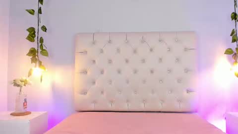 Snapshot of liaa_taylor1 chatting on 9, 10, 2025 Lia online show from 9, 10, 2025