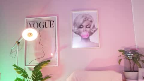 Lia  online show from 6, 3, 2026