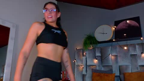 Snapshot of liaamoretti__ chatting on 15, 5, 2026 L I A online show from 15, 5, 2026