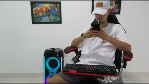 Snapshot of liam_andres12 chatting on 21, 10, 2025 Andres online show from 21, 10, 2025