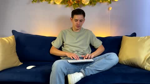 Liam online show from 31, 12, 2024