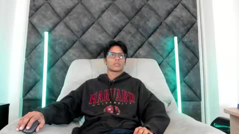 Snapshot of liamkron chatting on 11, 5, 2026 Liam twink big dick online show from 11, 5, 2026