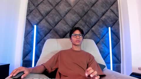 Snapshot of liamkron chatting on 14, 5, 2026 Liam twink big dick online show from 14, 5, 2026