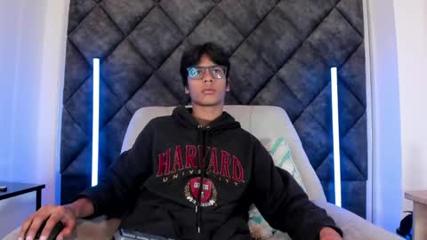 Snapshot of liamkron chatting on 24, 5, 2026 Liam twink big dick online show from 24, 5, 2026