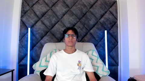 Snapshot of liamkron chatting on 25, 5, 2026 Liam twink big dick online show from 25, 5, 2026