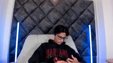 Snapshot of liamkron chatting on 31, 5, 2026 Liam twink big dick online show from 31, 5, 2026