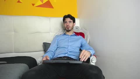 LiamLuxe online show from 4, 3, 2025