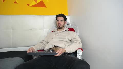 LiamLuxe online show from 7, 3, 2025