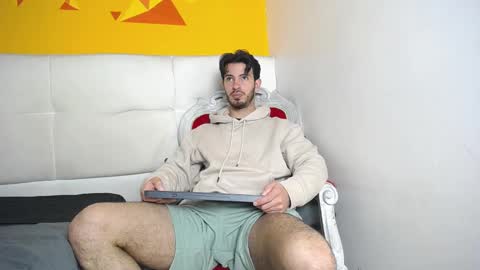 LiamLuxe online show from 7, 3, 2025
