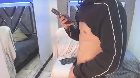 Snapshot of lian_foox chatting on 12, 10, 2025 lian online show from 12, 10, 2025