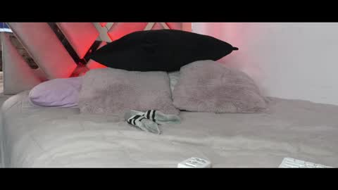 Lian Oconner online show from 23, 11, 2025