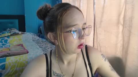 Lia Roberts online show from 4, 2, 2025