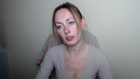 Snapshot of liasais_ chatting on 14, 4, 2026 Lia online show from 14, 4, 2026