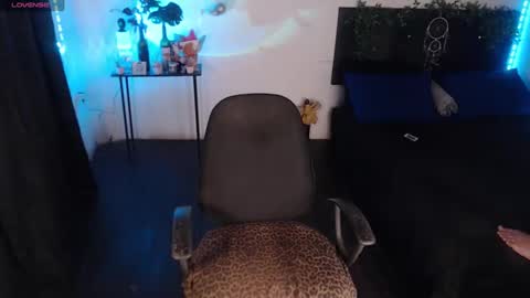 LiaScarlett online show from 2, 11, 2025