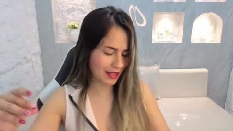 Snapshot of liat_white_tx chatting on 27, 11, 2025 Online 800 to 1400 online show from 27, 11, 2025