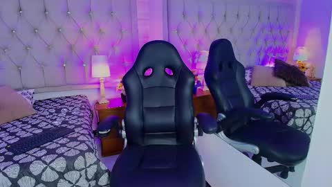 Lia  online show from 9, 3, 2026