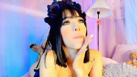 Valentina Hall online show from 19, 4, 2026