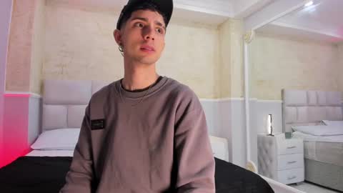 Snapshot of liiamhudson_ chatting on 4, 2, 2025 L I I A M online show from 4, 2, 2025