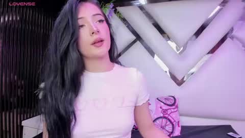 Snapshot of liinzy_rouse chatting on 28, 7, 2026 Brittany online show from 28, 7, 2026
