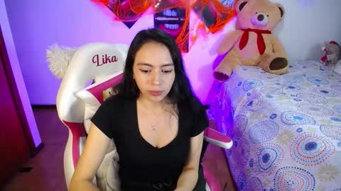Snapshot of lika_little3 chatting on 6, 11, 2025 Liika online show from 6, 11, 2025