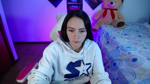 Snapshot of lika_little3 chatting on 15, 11, 2025 Liika online show from 15, 11, 2025